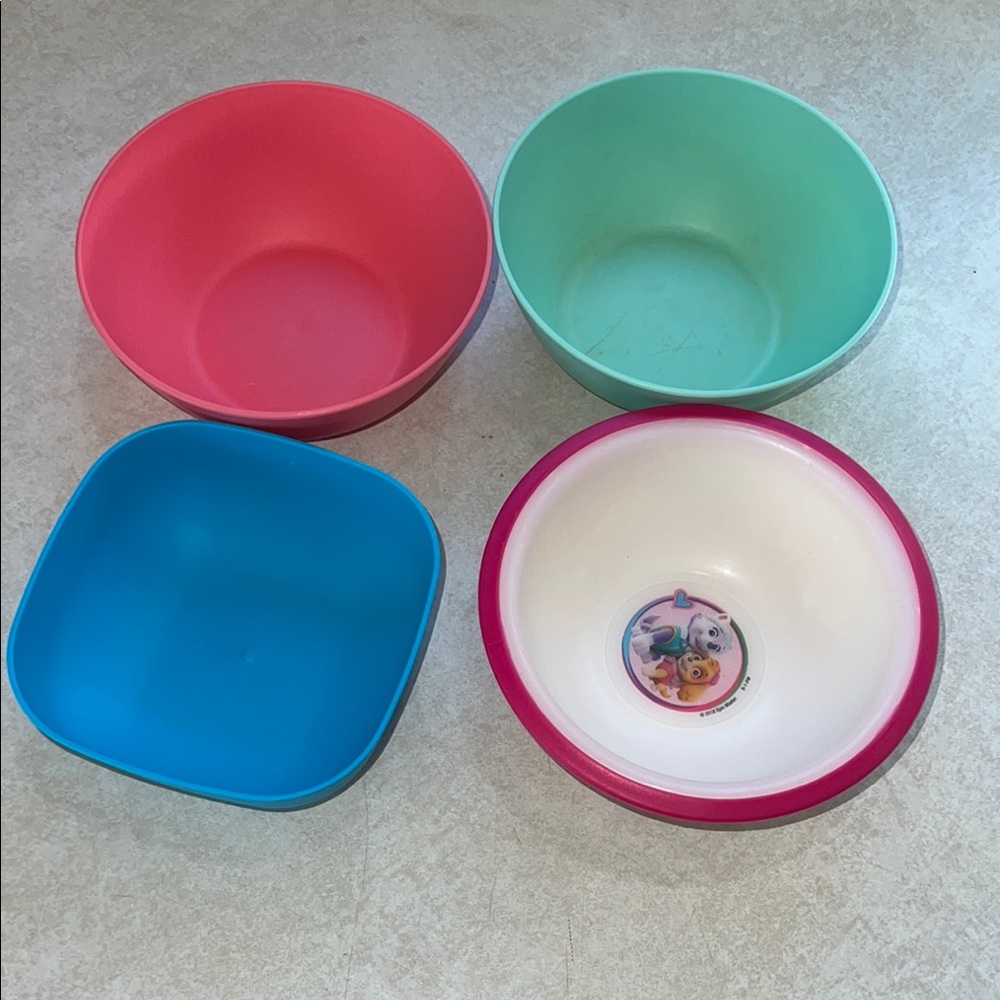 ♥️ Colorful Kids Plastic Bowl Set